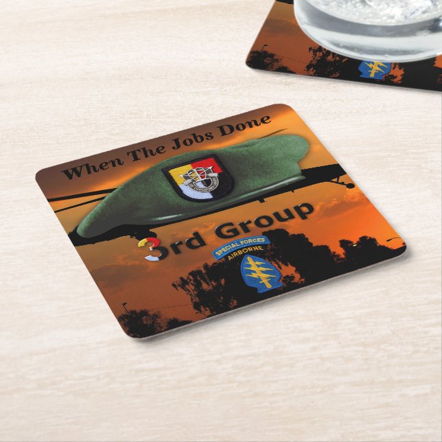Gruppe der Spezialeinheiten SF SFG Grüne Berets Rechteckiger Pappuntersetzer (angewinkelt)