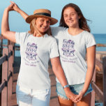 Gruppe Freunde Kreuzfahrt Urlaub Personalisiert T-Shirt<br><div class="desc">Dieses Design kann personalisiert werden, indem Sie die Option Anpassen auswählen, um Text hinzuzufügen oder andere Änderungen vorzunehmen. Wenn dieses Produkt die Möglichkeit hat, das Design auf einen anderen Gegenstand zu übertragen, stellen Sie bitte sicher, dass das Design bei Bedarf angepasst wird. Kontaktieren Sie mich unter colorflowcreations@gmail.com , wenn Sie...</div>