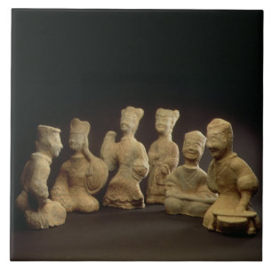 Gruppe Musiker, Tänzer und Bedienstete (terracot Fliese