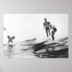 Gruppe Surfer in Honolulu, Hawaii Surfing Poster
