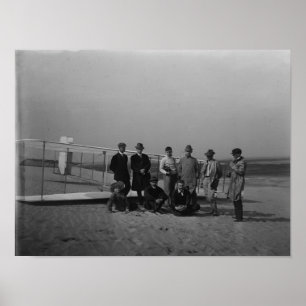 Gruppenportrait vor dem Gleitschirm bei Kill Poster