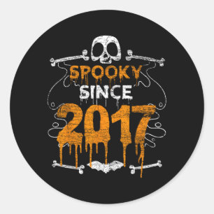 Gruselig seit 2017 Halloween Geburtstagsgeschenke Runder Aufkleber