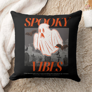 Gruselige Halloween-Geister-Vibes Kissen