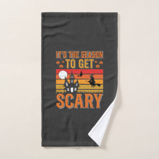 Gruselige Halloween-Hexen-Spookhaus-Design_1 Handtuch