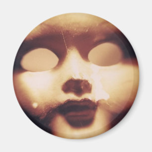 Gruselige Puppe Magnet