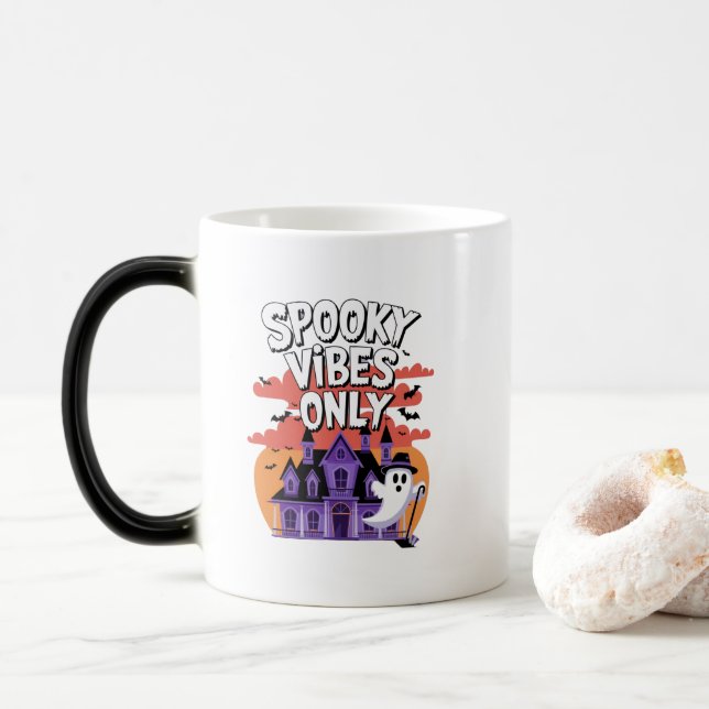 Gruselige Saison Zitate Verwandlungstasse (Mit Donut)