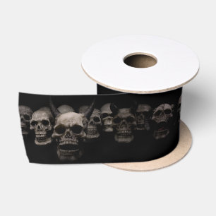 Gruselige Schädel mit Teufelshörnern Gothic Hallow Satinband