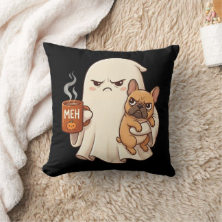 Gruseliger Geist Französische Bulldogge hält Kaffe Kissen