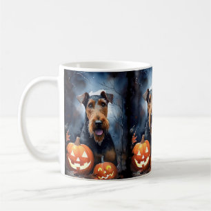 Gruseliger Halloween-Airedale mit Kürbissen Kaffeetasse