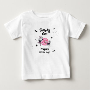 Gruseliger Halloween-Geburtstag zum ersten Geburts Baby T-shirt