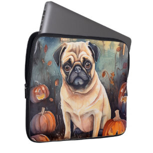 Gruseliger Halloween-Mops mit Kürbissen Laptopschutzhülle