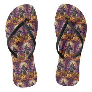 Gruseliger Mops-Hund Halloween-Hexe und Kürbis Flip Flops