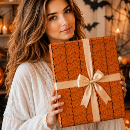 Gruseliger orangefarbener Halloween-Erdgrund mit R Geschenkpapier