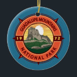 Guadalupe Nationalpark Retro Kompass Keramik Ornament<br><div class="desc">Guadalupe Gebirge Vektorgrafik Design. Der Park umfasst Guadalupe Peak,  den höchsten Punkt in Texas,  und El Capitan.</div>