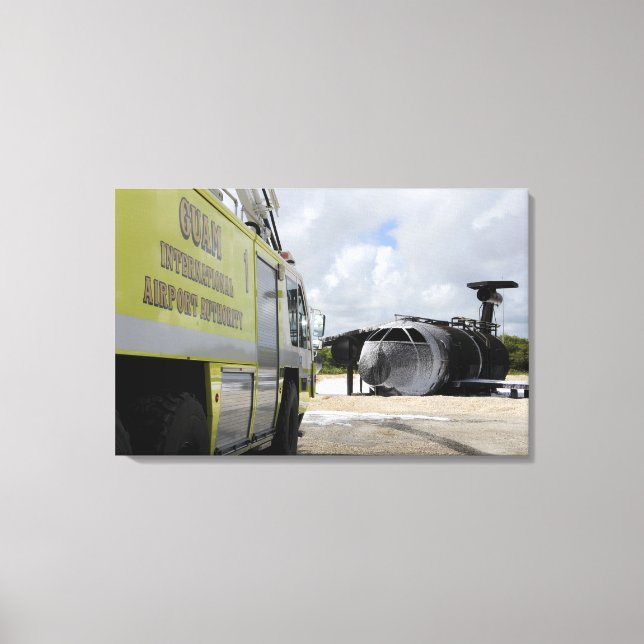 Guam's WONPAT Airport Leinwanddruck (Vorderseite)