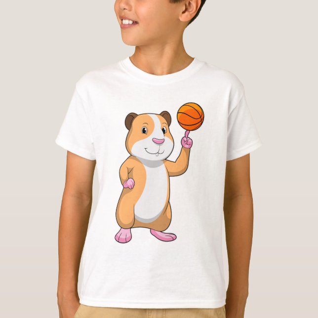Guinea Schwein als Basketballspieler mit Basketbal T-Shirt (Vorderseite)