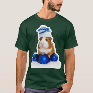 Guinea Schwein im Winter mit weißem Hintergrund T-Shirt