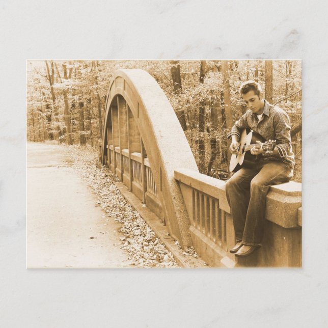 Guitar Pickin' auf der Bridge Postcard Postkarte (Vorderseite)