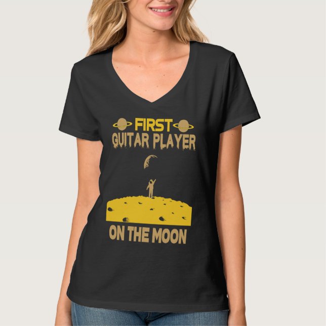 Guitar Player On The Moon T-Shirt (Vorderseite)