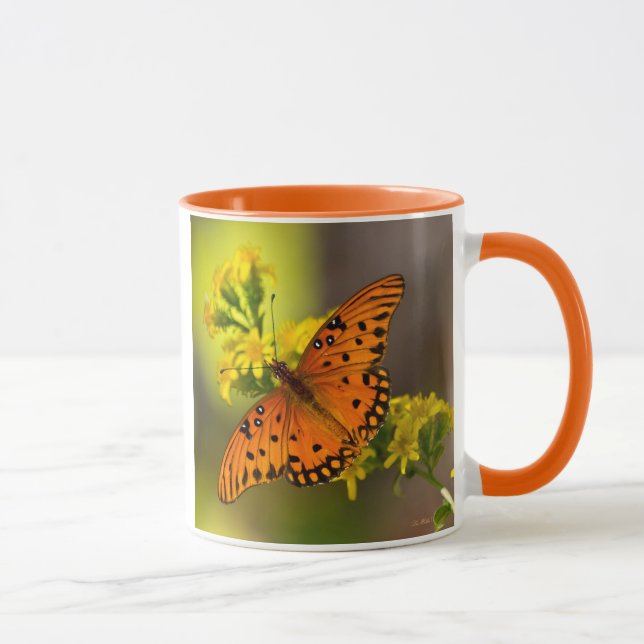 Gulf-Fritillarie oder Passionsfalter auf Goldrute Tasse (Rechts)