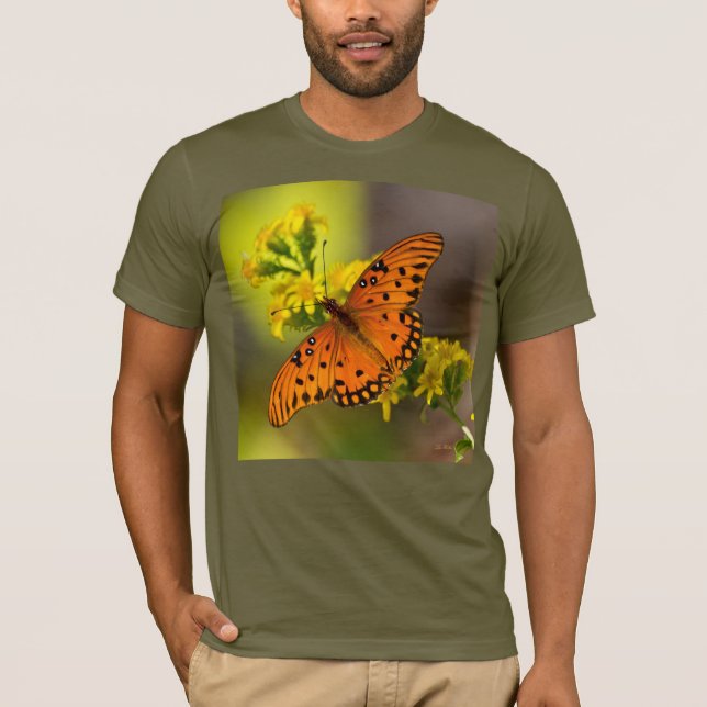 Gulf Fritillary aka Passion Butterfly on Goldenrod T-Shirt (Vorderseite)