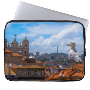 Gull Birds Eye View Rooftops von Portugal Laptopschutzhülle
