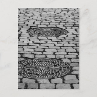 GulliŌ Manhole Paving Stones Postkarte