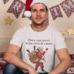 Gun Lover Santa Deck die Säle Shooting T-Shirt<br><div class="desc">Dieses Design kann in dem Bereich personalisiert werden, der durch das Ändern des Fotos und/oder Textes zur Verfügung gestellt wird. Sie können auch angepasst werden, indem Sie auf Vorlage personalisieren klicken und dann auf die Schaltfläche klicken, um weitere Optionen anzupassen, um die Hintergrundfarbe zu löschen oder zu ändern, Text hinzuzufügen,...</div>