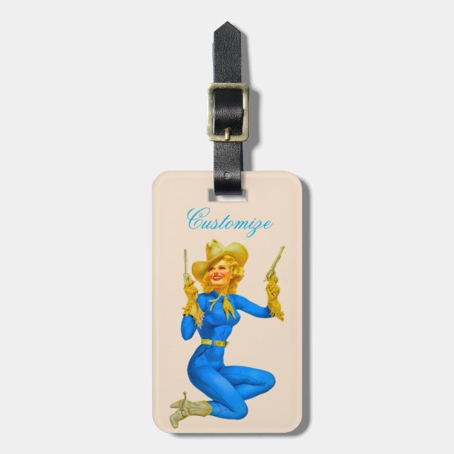 Gun-toting Button-up Cowgirl Thunder_Cove Gepäckanhänger (Vorderseite vertikal)