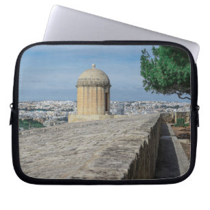 Gun turret auf alten Stadtmauern in Valletta, Malt Laptopschutzhülle