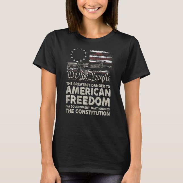 Gun USA Flag American Freedom Funny Government (on T-Shirt (Vorderseite)