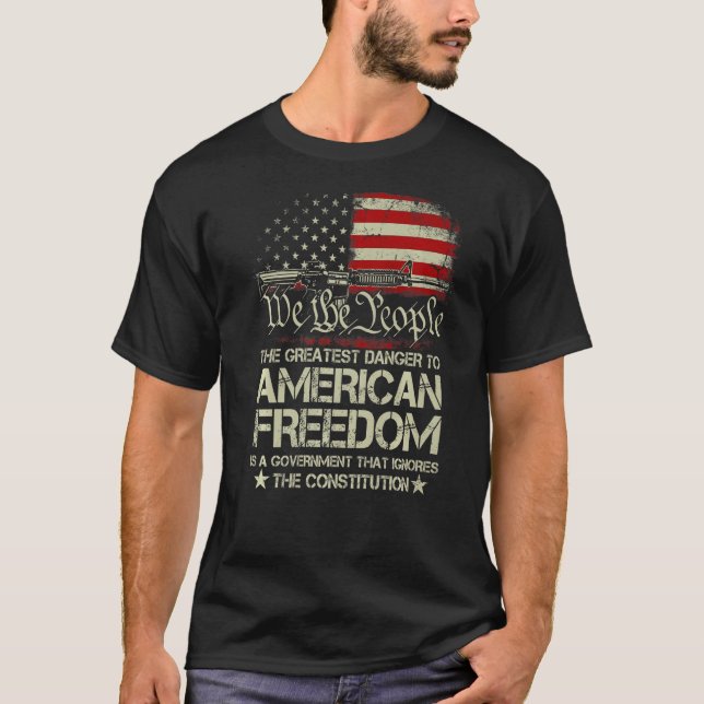 Gun USA Flag American Freedom Funny Government Wom T-Shirt (Vorderseite)