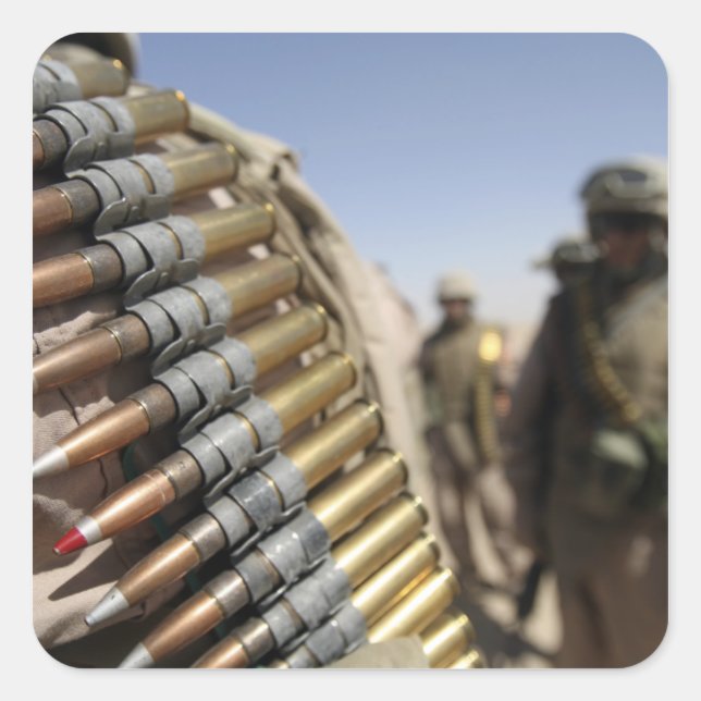 Gürtel aus 50-Kaliber-Munition Quadratischer Aufkleber (Vorderseite)