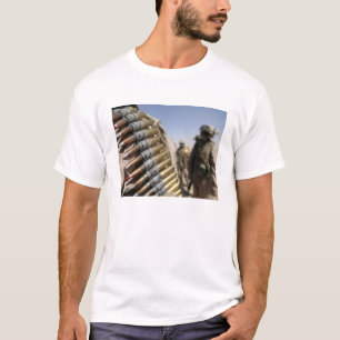 Gürtel aus 50-Kaliber-Munition T-Shirt