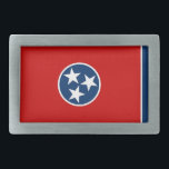 Gürtelschnalle mit Flagge des Tennessee-Staat<br><div class="desc">Fügen Sie Ihrem Kleiderschrank eine Touch Tennessee Stolz mit unserem Gürtelschnalle mit Tennessee-Fahne hinzu! Mit viel Liebe zum Detail gestaltet, präsentiert dieser Gürtelschnalle stolz die ikonische Flagge von Tennessee. Die Fahne hat einen Hintergrund mit einem blauen Kreis in der Mitte, der drei weiße Sterne enthält. Diese Sterne repräsentieren die drei...</div>
