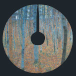 Gustav Klimt Beech Tree Forest Grove Polyester Weihnachtsbaumdecke<br><div class="desc">Das Werk basiert auf klassischen Naturmalereien von Gustav Klimt, Beech Grove 1, 1902. Das Kunstwerk zeigt einen dichten Wald von hohen, schlanken Birkenbäumen mit blassfarbenen Stämmen, die von dunklen, senkrechten Linien gekennzeichnet sind. Das Blätterdach ist in Blau-, Grün- und Gelbtönen dargestellt und verleiht der Szene ein Gefühl von Tiefe und...</div>