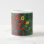 Gustav Klimt Flower Garden Jumbo-Tasse<br><div class="desc">Kaffeemaschine mit dem Ölgemälde Farm Garden von Gustav Klimt mit Sonnenblumen (1907). Ein wunderschöner Garten mit Sonnenblumen und exquisiten blauen,  roten,  lila,  rosa und weißen Blume. Ein großartiges Geschenk für Jugendliche und österreichische Kunstliebhaber.</div>