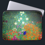 Gustav Klimt Flower Garden Laptopschutzhülle<br><div class="desc">Laptop Sleeve mit Gustav Klimts Ölgemälde Blumengarten (1906). Ein schöner Garten mit lila,  roten,  weißen,  blauen und orangefarbenen Blume. Ein großartiges Geschenk für Jugendliche und österreichische Kunstliebhaber.</div>