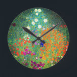 Gustav Klimt Flower Garden Runde Wanduhr<br><div class="desc">Uhr mit Gustav Klimts Ölgemälde Blumengarten (1906). Ein schöner Garten mit lila,  roten,  weißen,  blauen und orangefarbenen Blume. Ein großartiges Geschenk für Jugendliche und österreichische Kunstliebhaber.</div>