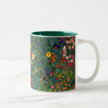 Gustav Klimt Flower Garden Zweifarbige Tasse<br><div class="desc">Kaffeemaschine mit dem Ölgemälde Farm Garden von Gustav Klimt mit Sonnenblumen (1907). Ein wunderschöner Garten mit Sonnenblumen und exquisiten blauen,  roten,  lila,  rosa und weißen Blume. Ein großartiges Geschenk für Jugendliche und österreichische Kunstliebhaber.</div>