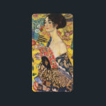 Gustav Klimt Lady mit Fan Art Nouveau Malerei Adressaufkleber<br><div class="desc">Gustav Klimt Lady mit Fan Art Nouveau Malerei Dieses Halbportrait einer schönen Frau zeigt einen gelben Hintergrund mit asiatischen Ornamenten, bunten Vögeln und Lotus Blume. Die Dame trägt ein Kleid im Stil eines Kimono, das mit Motiven eines chinesischen Drachenkleides bedruckt ist. Schöne künstlerisch romantische dekorative Kunstmalerei. Weitere Geschenke von Gustav...</div>