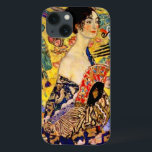Gustav Klimt Lady mit Fan Case-Mate iPhone Hülle<br><div class="desc">iPhone Case mit Gustav Klimts Ölgemälde Lady mit Fan (1918). Eine Frau,  die einen blauen Kimono trägt,  hält einen roten Fan vor einem bunten,  gelben Hintergrund von Blume und Pfauen. Ein großartiges Geschenk für die Fans von Japonisme und europäischer Kunst.</div>