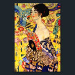 Gustav Klimt Lady mit Fan Fotodruck<br><div class="desc">Foto Print mit Gustav Klimts Ölgemälde Lady mit Fan (1918). Eine Frau,  die einen blauen Kimono trägt,  hält einen roten Fan vor einem bunten,  gelben Hintergrund von Blume und Pfauen. Ein großartiges Geschenk für die Fans von Japonisme und europäischer Kunst.</div>