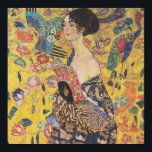 Gustav Klimt Lady mit Fan Poster<br><div class="desc">Gustav Klimt Lady mit Fanplakat. Ölmalerei auf Leinwand aus dem Jahr 1918. Das ist ein schönes Spätportrait von Gustav Klimt,  das sein Interesse am Japonismus zeigt. Ein großartiges Geschenk für Jugendstil-Fans,  Gustav Klimt und farbenfrohe Symbolik.</div>