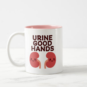 Gute Hände im Urin - Niedlich lächelndes Nierendes Zweifarbige Tasse