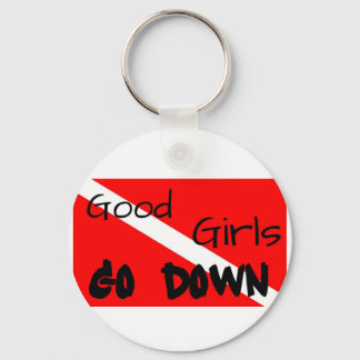 Gute Mädchen gehen den Schlüsselanhänger runter