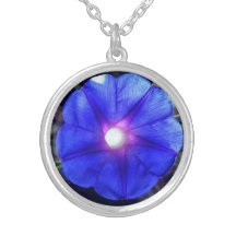 Guten Morgen, Ruhm!" Halskette