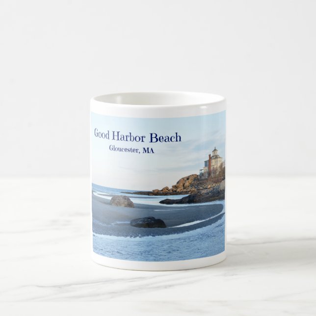 Guter Hafen-Strand in Gloucester, MA-Tasse Tasse (Mittel)
