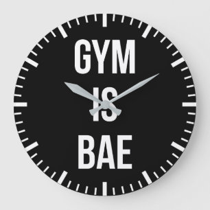 Gym is Bae - Funny Workout Inspiration Große Wanduhr