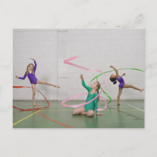 Gymnastik Mädchen tanzen mit Bändern Postkarte